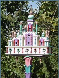 candyhous2.jpg (25054 bytes)