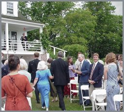 ceremony4.jpg (25203 bytes)